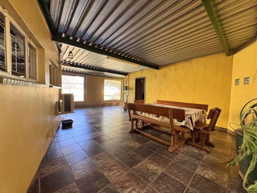8 Bedroom Property for Sale in Meiringspark North West